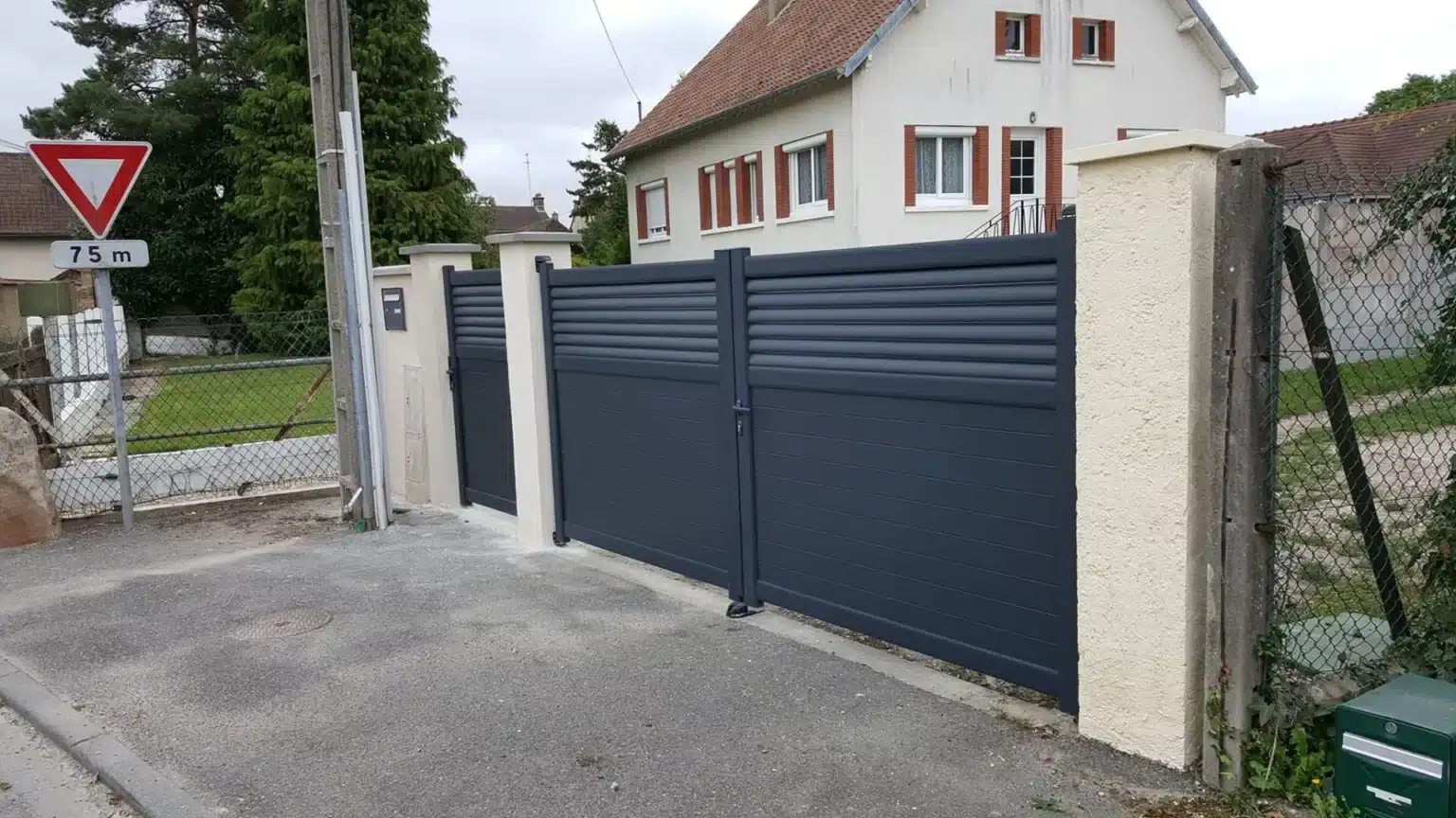 Nous installons toutes vos pièces de menuiserie extérieure